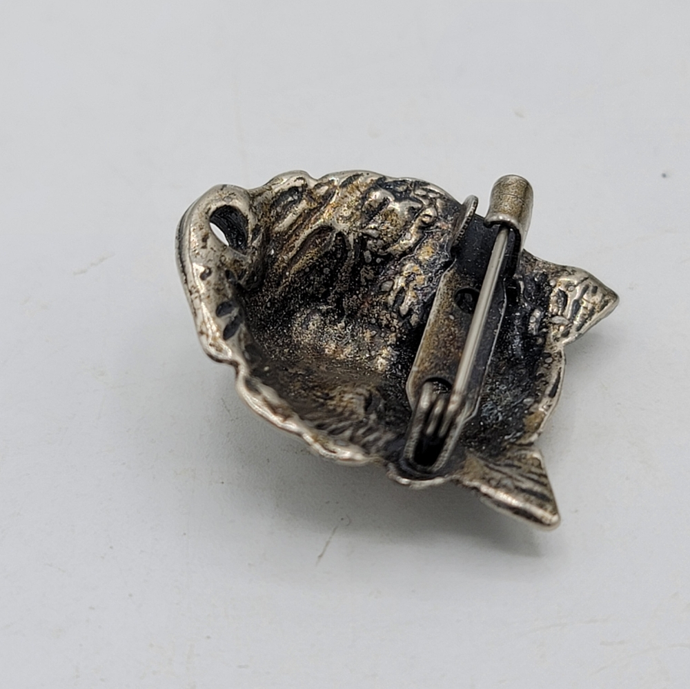 Brass Cat Face Brooch Pendant – Whimsical Vintage Tabby, Dual Use - Picture 6 of 12